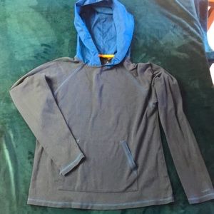 Vintage Patagonia women’s pullover hoodie shirt with windbreaker hood